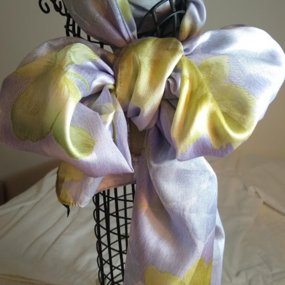 Art of the Scarf  lavender/green-yellow